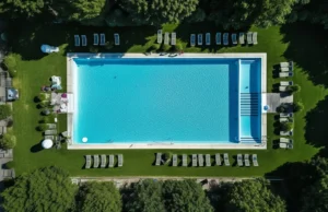 Pool Corp (POOL) volta ao foco enquanto analistas revisitam a perspectiva dos produtos de construção