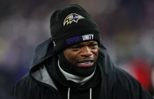 Lamar Jackson está em dúvida para o jogo crítico dos Ravens de sábado contra os Packers