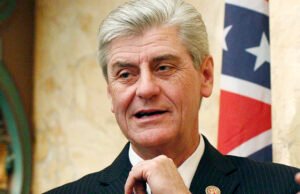 Ódio vence novamente Governador do Mississippi assina projeto de lei que permite que empresas neguem serviços a clientes gays