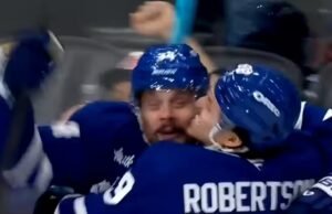 Auston Matthews chega com seu 14e tour du chapeau