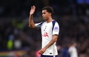 Tottenham: Brennan Johnson agenda exame médico do Crystal Palace antes de concluir a transferência de £ 35 milhões