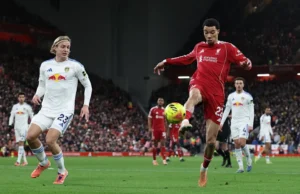 Daniel Farke elogia ‘desempenho especial’ na vitória do Leeds sobre o fraco Liverpool