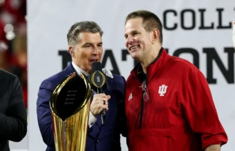 Curt Cignetti, de Indiana, finalmente está feliz. A filha dele tem os recibos de texto para provar isso