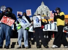 Trump ameaça usar a Lei de Insurreição em Minnesota em resposta aos protestos do ICE