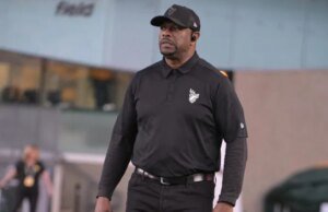 GM Ed Hervey critica boletim CFLPA apesar da melhoria de Elks, exige maior transparência