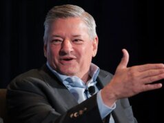 Netflix manterá filmes da Warner Bros. nos cinemas por 45 dias, afirma Ted Sarandos: ‘Quero ganhar bilheteria’