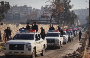 Forças de segurança sírias entram no bairro de Aleppo após confrontos com combatentes curdos