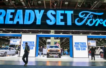 CEO da Ford explica o que a indústria automobilística dos EUA errou em relação aos EVs