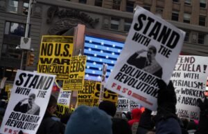 Protestos em cidades dos EUA devido à intervenção militar de Trump na Venezuela