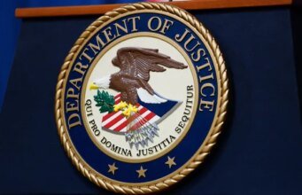 Lide com o Renee Good Shooting de acordo com o livro