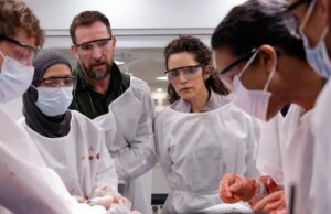 Noah Wyle e a equipe de ‘The Pitt’ na batalha difícil de Langdon, adicionando um novo chefe e a licença sabática de Robby: ele ‘não pode mais fingir que não tem mais problemas’