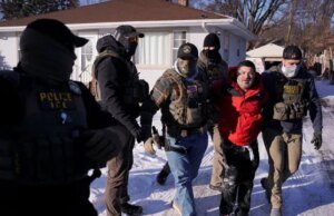 Sobre imigração, vamos apenas seguir a Constituição