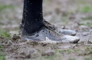 🙈 Pior que a liga de domingo: clube do PL preso na lama