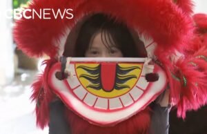 Crianças de Vancouver aprendem a arte da dança tradicional do leão chinês antes do Ano Novo Lunar
