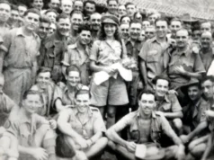 Shorts cáqui de Vera Lynn serão exibidos no Imperial War Museum