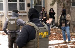 Os oficiais do ICE devem ser responsabilizados. Esses estudantes da faculdade de direito sabem como.