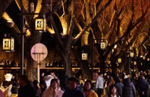 Robôs humanóides da China prontos para o show do Ano Novo Lunar