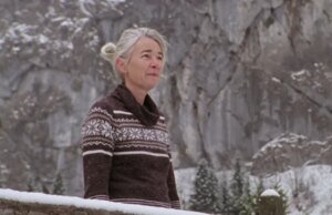 Crítica de ‘Forest High’: três mulheres escapam do barulho em um sedutor retiro nas montanhas de um filme