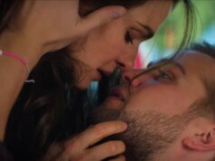 Trailer de ‘Vladimir’: drama sexy da Netflix coloca Rachel Weisz e Leo Woodall em um caso de amor proibido