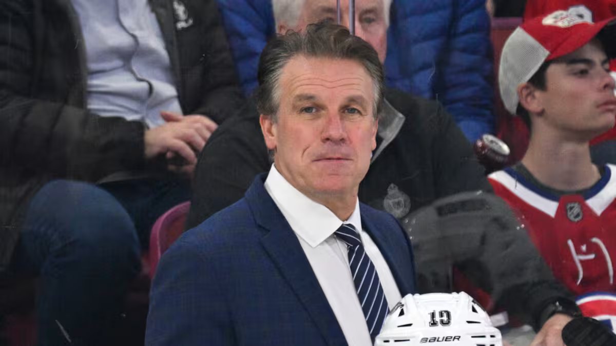 «Renvoyez Hiller»: l’entraîneur des Kings começa a sentir a sopa quente