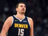 Nikola Jokić confronta Lu Dort com raiva por tê-lo feito tropeçar enquanto os ânimos explodem em Nuggets-Thunder