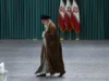 Fotos mostrando o líder supremo do Irã, aiatolá Ali Khamenei