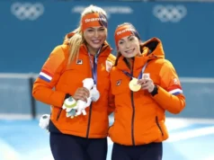 Patinadora de velocidade holandesa Femke Kok bate recorde olímpico dos 500 metros e ganha ouro
