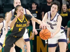 Taliah Scott marcou 20º e 18º lugar entre as mulheres Baylor que venceram o Kansas State por 80-54