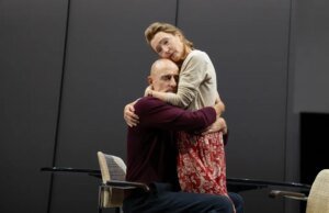 Supere Sófocles: no Tony Awards, Robert Icke é o autor de ‘Édipo’