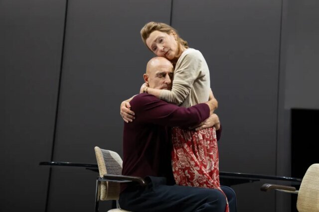 822_Mark-Strong-Lesley-Manville-in-OEDIPUS_Photo-by-Julieta-Cervantes.jpg