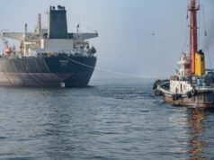 Os preços do petróleo sobem antes das negociações EUA-Irã. Goldman Sachs eleva previsão para 2026.