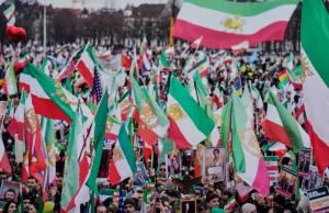 O príncipe herdeiro do Irã diz que a inação contra Teerã incentiva os valentões enquanto seus apoiadores se manifestam