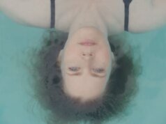 Crítica de ‘At the Sea’: O compromisso de Amy Adams não pode salvar um drama de recuperação tão imediatamente esquecível quanto seu título