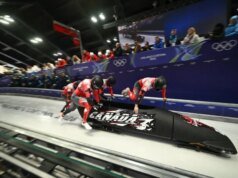 Keaton Bruggeling, receptor do Ticats, três ex-jogadores do CFL apresentam resultado decepcionante no bobsleigh olímpico