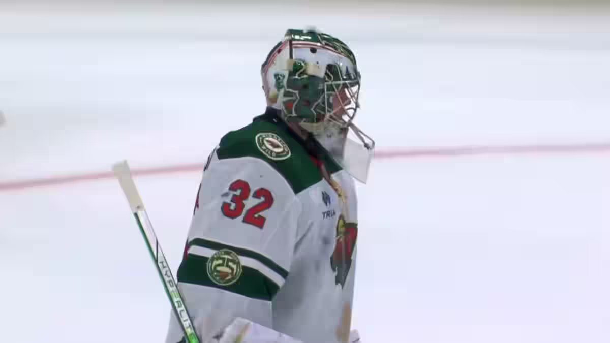 Filip Gustavsson fechou a porta… depois vomitou no filho demi-círculo