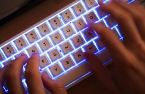 A adoção de IA aumenta entre os roteiristas indianos à medida que persistem lacunas salariais e de crédito, constata o relatório Tulsea – Ormax (EXCLUSIVO)