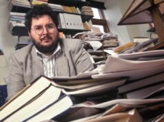 Professor de Yale que enviou um e-mail a Epstein sobre uma aluna “pequena e bonita” que não está mais lecionando