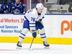 O quebequense William Villeneuve fez rapel pelos Maple Leafs