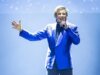 Barry Manilow compartilha ordens médicas “muito deprimentes” para adiar shows em arenas em meio à recuperação do câncer