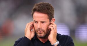 Jamie Redknapp faz previsão de título do Arsenal e manda grande aviso ao Tottenham