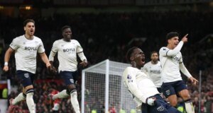 West Ham x Man Utd AO VIVO: últimas pontuações e atualizações de gols da Premier League enquanto visitantes inalterados