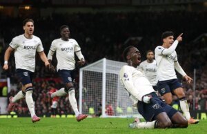 West Ham x Man Utd AO VIVO: últimas pontuações e atualizações de gols da Premier League enquanto visitantes inalterados