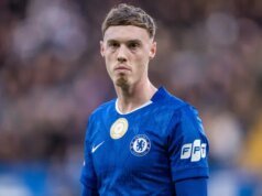 Amigo de Cole Palmer faz pedido de transferência do Man Utd após férias com estrela do Chelsea