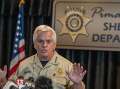 A mãe de Savannah Guthrie ainda está desaparecida – Por que o xerife do caso se tornou o saco de pancadas da Internet