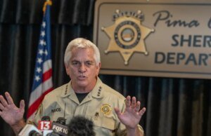 A mãe de Savannah Guthrie ainda está desaparecida – Por que o xerife do caso se tornou o saco de pancadas da Internet