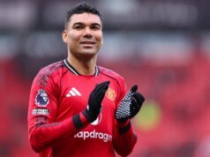 Alan Smith nomeia substituto ‘natural’ para Casemiro Man Utd deve assinar neste verão