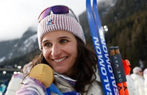 Atleta olímpico de inverno ganha medalha de ouro meses depois de receber pena de prisão por roubar companheiro de equipe