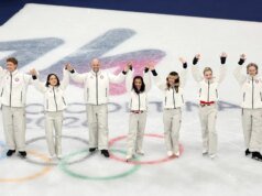 Skate grátis de ‘Quad God’ Ilia Malinin conquista ouro para a equipe de patinação artística dos EUA