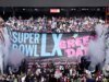 O Super Bowl LX começa com apresentações arrasadoras de Green Day, Coco Jones, Brandi Carlile e Charlie Puth
