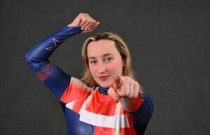 Estrela das Olimpíadas de Inverno namora fã que voou 600 milhas depois de mandar um DM para ela